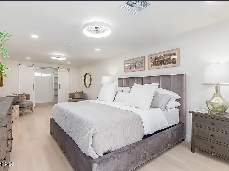 Master bedroom, walk in closet
