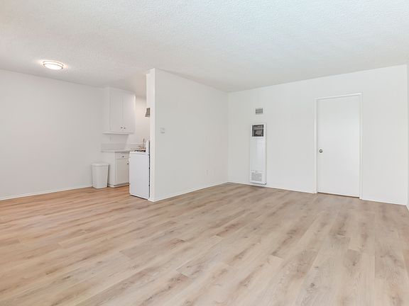 3rd image of 657 Milford St APT 3