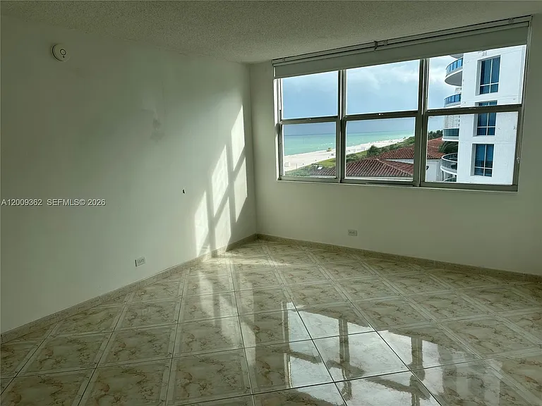 6039 Collins Ave #826 — Photo 7