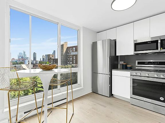 3rd image of 556 Main St APT 104
