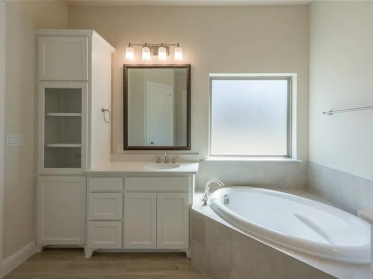 560 Thoroughbred Ave — Photo 17