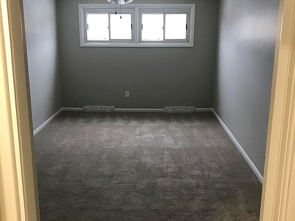 2nd image of 980 Rose Blvd