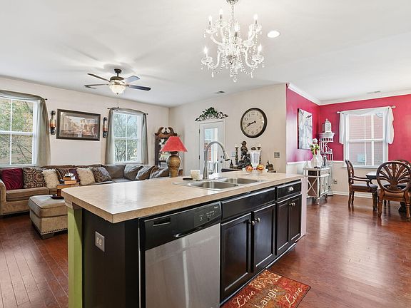 4th image of 4902 W Liberty Park Cir