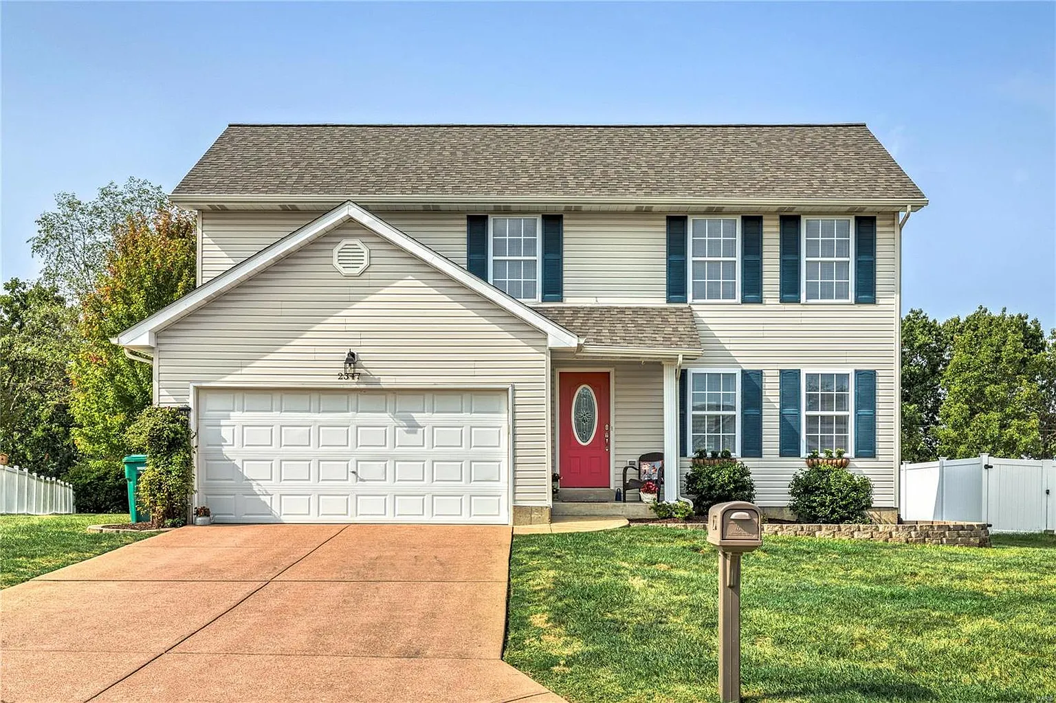 2347 Pebble Creek Dr photo 1