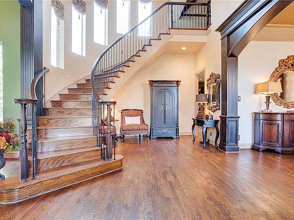 4th image of 5936 Davenhill Dr