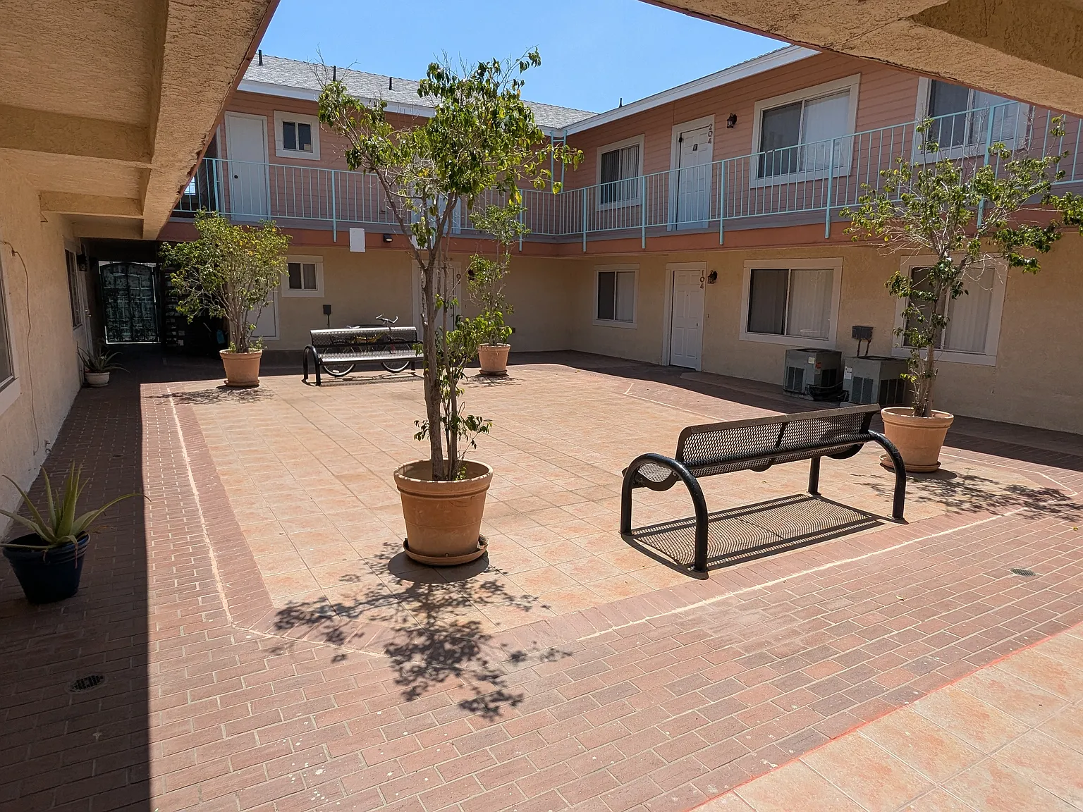2 bed, 900 sqft, $2,695 — Photo 3