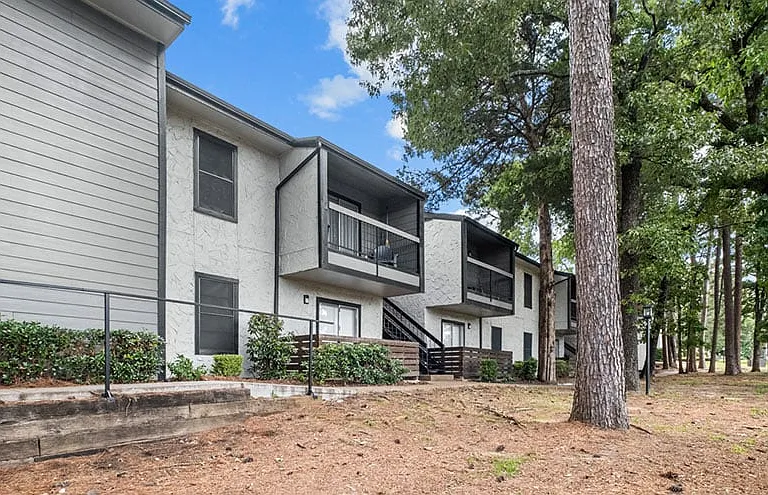 River Oaks Apartments — Photo 18