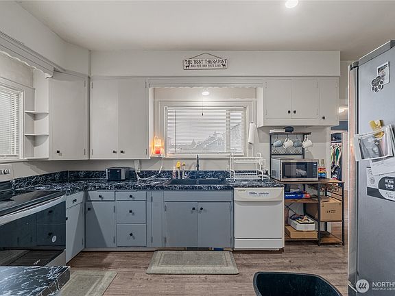 5th image of 619 Spruce Street
