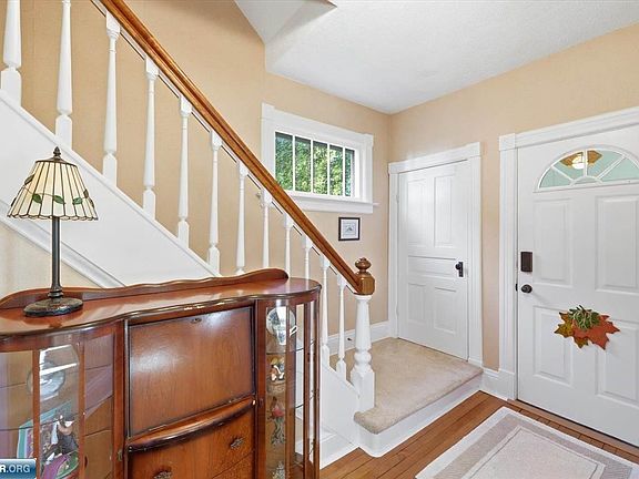 5th image of 217 Chandler Ave