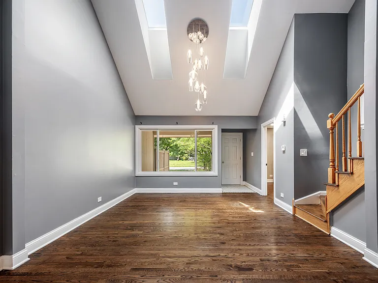 713 Acadia Ct — Photo 5