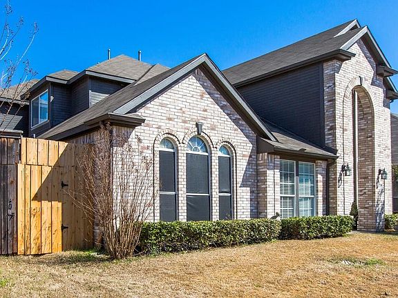 2nd image of 2206 Valley Creek Dr