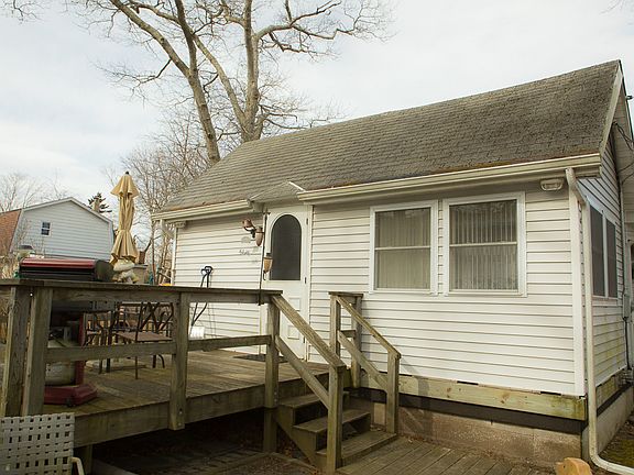 2nd image of 104 Huguenot Dr