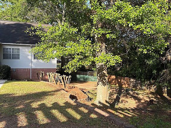 2nd image of 106 Melissa Ln