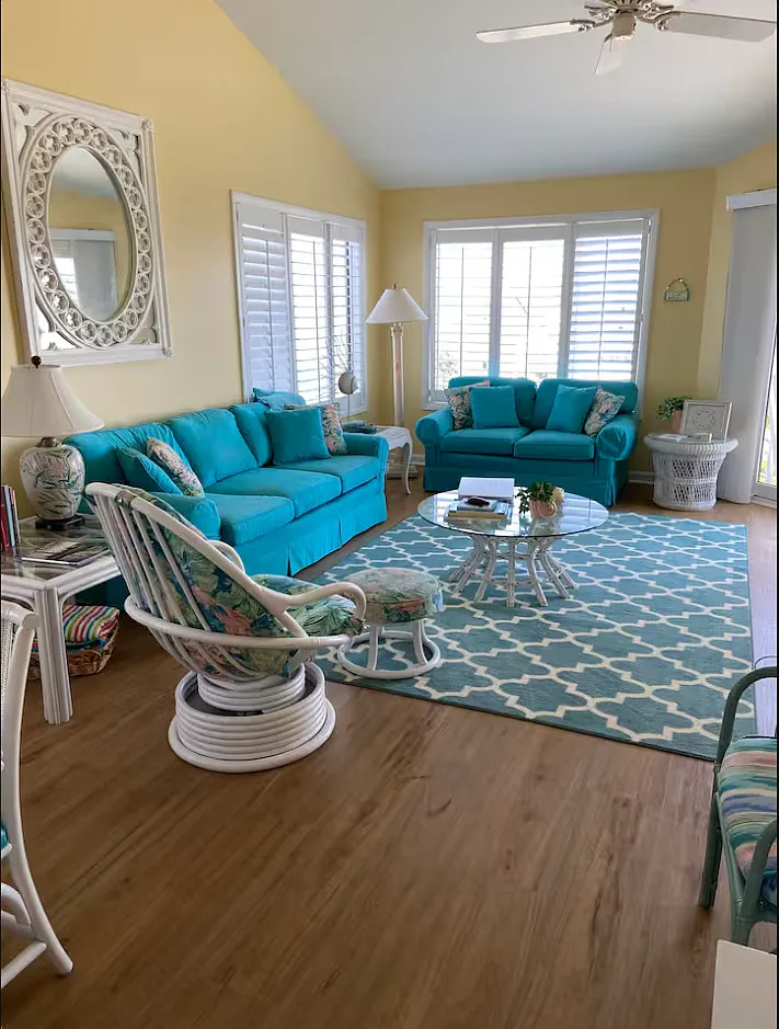 3 bed, 1300 sqft, $3,500 — Photo 2