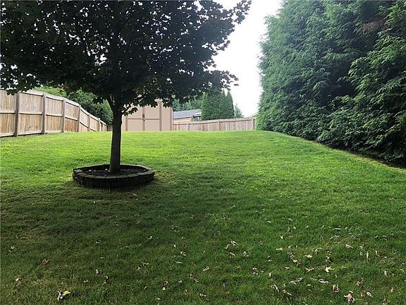 3rd image of 15 Meadow Dr