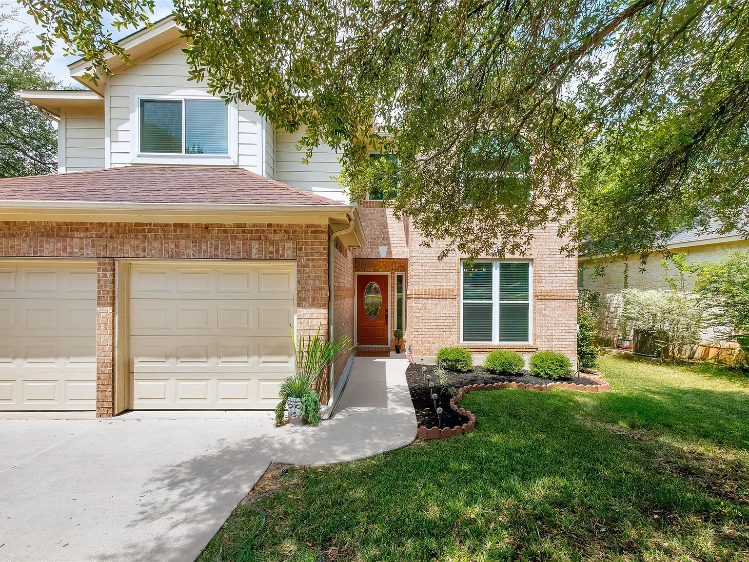 3 bed, 2.5 bath, 2225 sqft, $2,950 — Photo 2