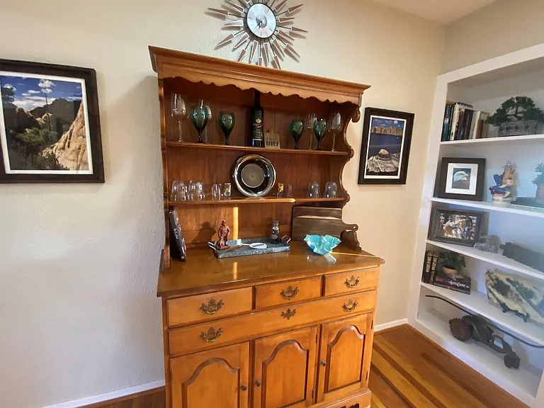 522 Mesa Dr — Photo 2