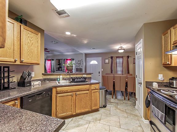 5th image of 308 Galvez Ln