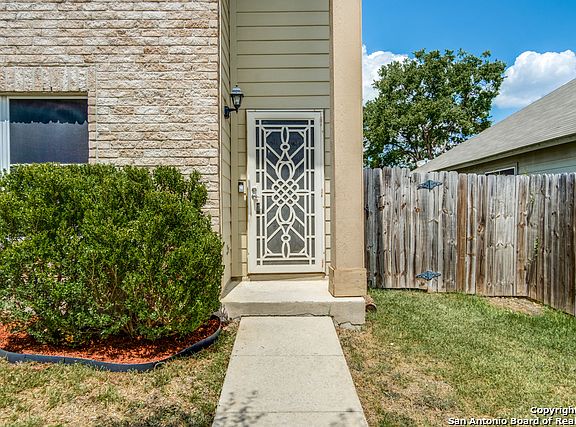 3rd image of 411 Centro Hermosa