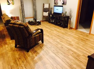 155 Highland Ave, Fairfax, IA 52228