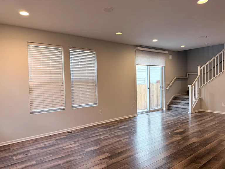 1517 S Dallas Cir — Photo 3