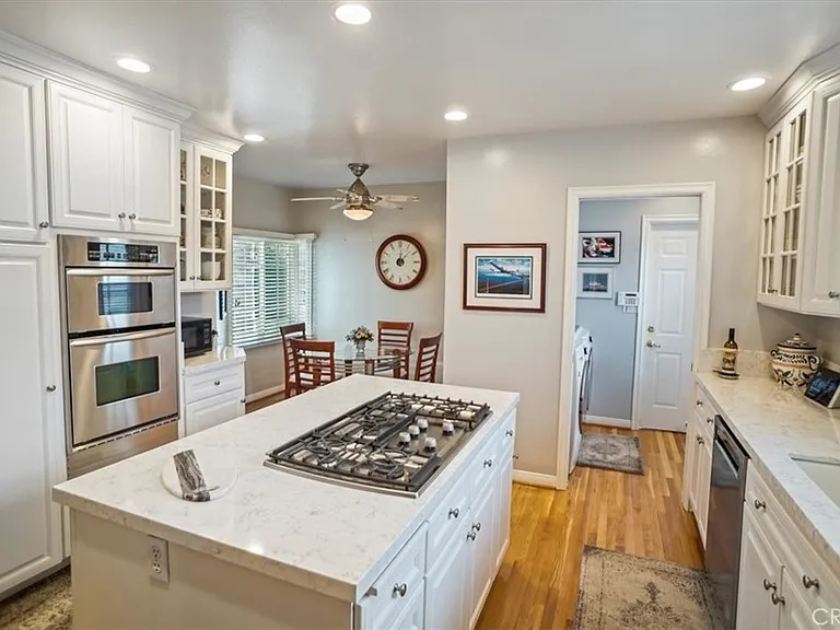 10419 Bloomfield St — Photo 6