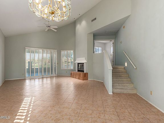 5th image of 4022 E Paradise Dr