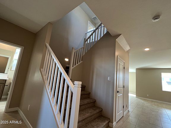 4th image of 17541 W LUPINE Avenue