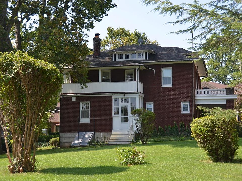 Back of house and yard