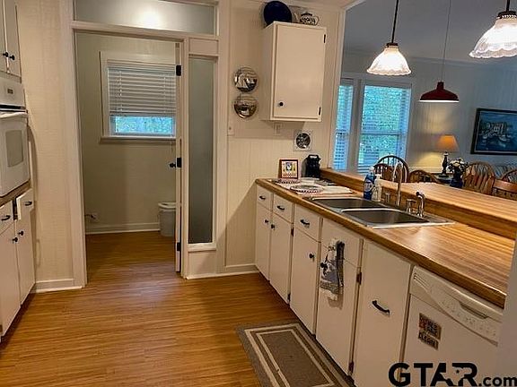 4th image of 3347 Bandera St