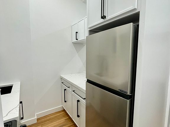 3rd image of 214 E 83rd St APT 1C