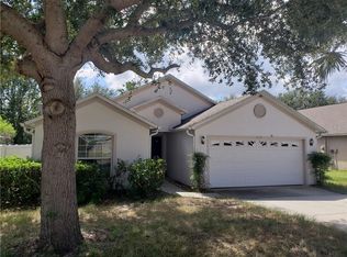 2255 Merry Rd, Tavares, FL 32778