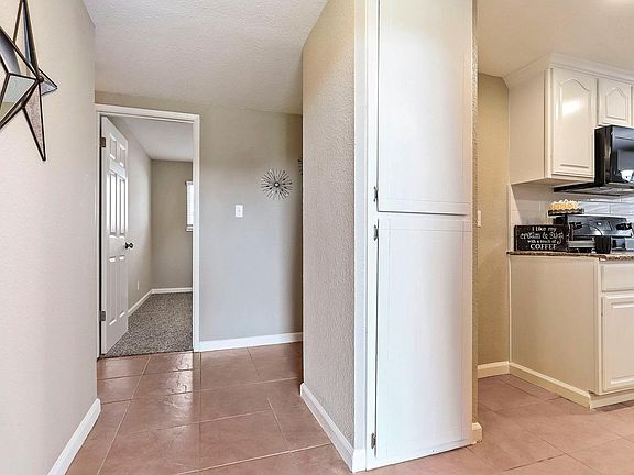 5th image of 1705 Westmora Ave