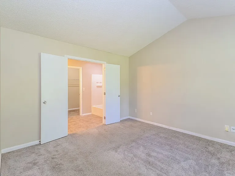 11609 Brockley Ct — Photo 9