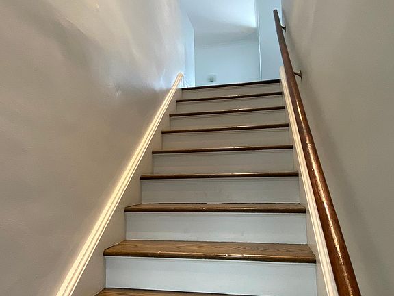 3rd image of 486 Linwood Ave Floor 2