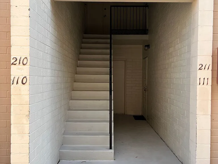 Catalina View Apartments — Photo 21