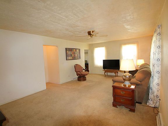 4th image of 712 E Hurlbut Ave