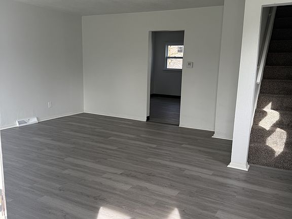 2nd image of 506 8th St