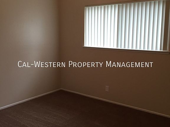 5th image of 3201 Williamsburg Dr APT 4