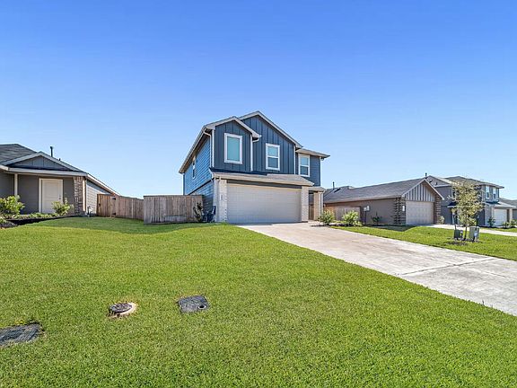 4th image of 40834 Hawthorne Glades St