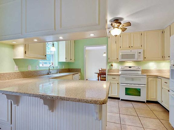 4th image of 3015 Windy Hill Ln