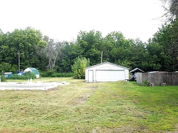 2nd image of 305 3rd Ave