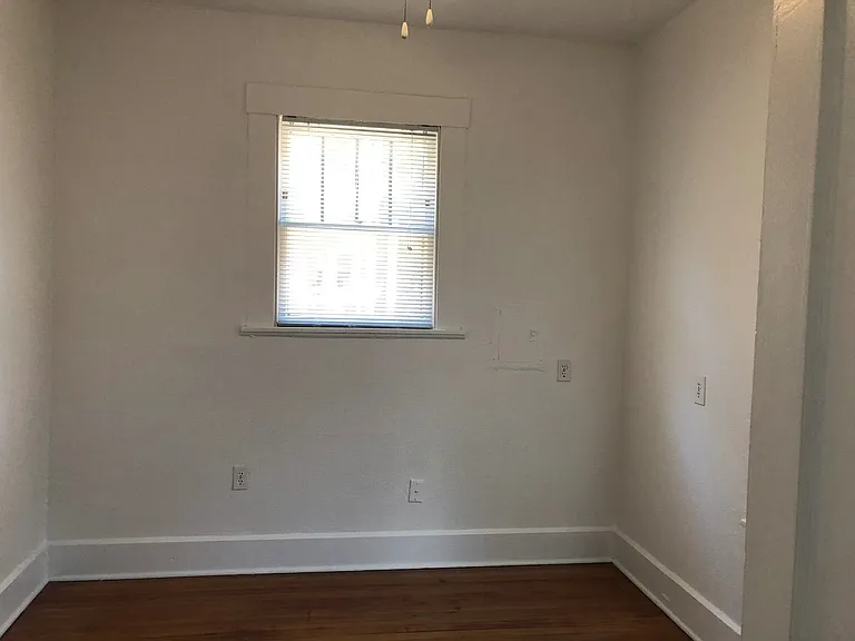 407 West 35th Street — Photo 10