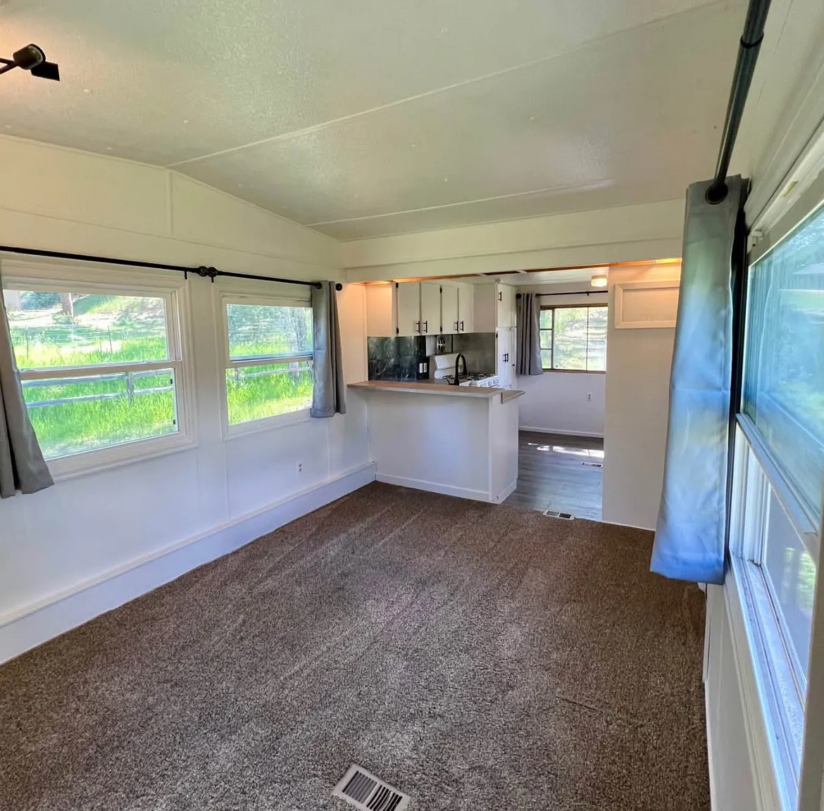 2 bed, 540 sqft, $1,200 — Photo 3