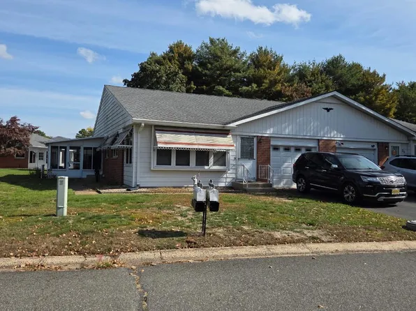 2a Crockett Lane #A, Whiting, NJ 08759