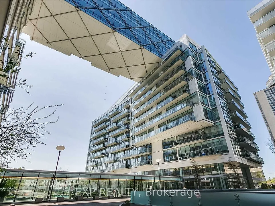 29 Queens Quay E