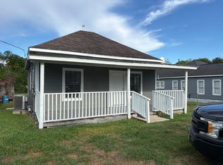 413 N Fowlkes St, Sealy, TX 77474