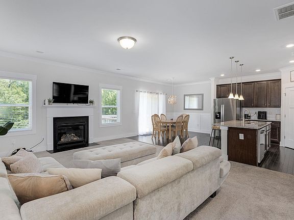 3rd image of 312 Jones Peak Dr