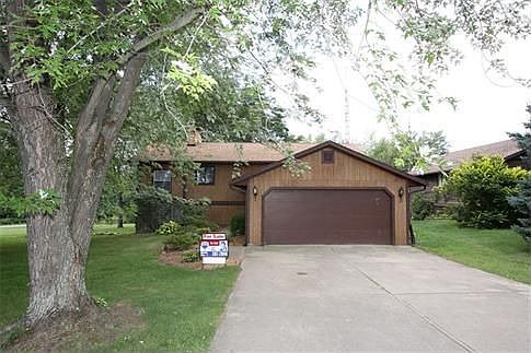 2nd image of 811 Country Club Dr