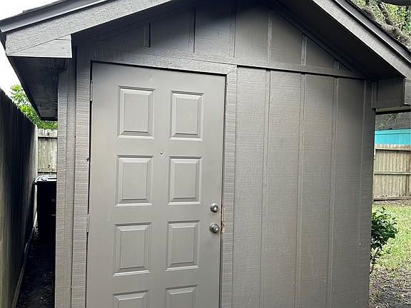 4th image of 3706 Luton Park Dr